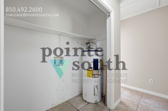 Building Photo - 6413 Schoel Ln