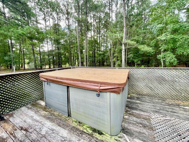 Building Photo - Spacious 3-Bedroom Nest with 2.5 Baths And...