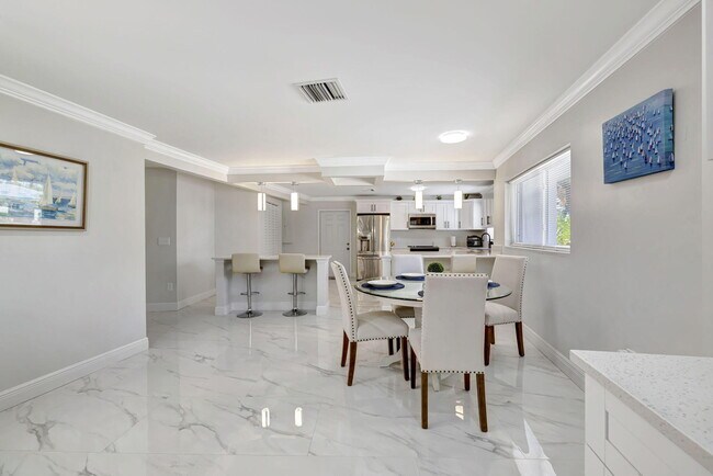 Building Photo - 1911 Cypress Ave