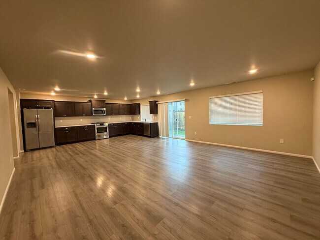 Building Photo - Spacious, modern 5-bed, 2.75-bath in sought-after Daisy Crossing Community in Sultan