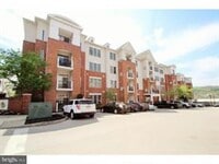 Building Photo - 200 W Elm St