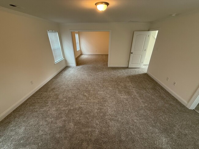 Building Photo - 10716 Forget Me Not Wy