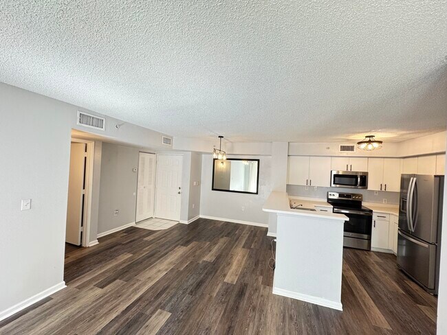 Building Photo - 7896 Sonoma Springs Cir