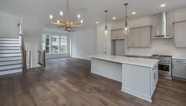 Building Photo - 625 Broadview Terrace NE