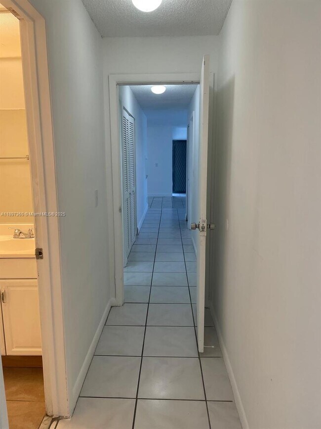 Building Photo - 810 SW 73rd Ave