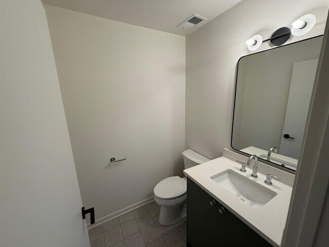 Building Photo - 209 W Mimosa Cir