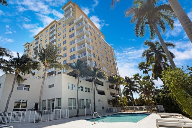Building Photo - 1625 Kennedy 1205G