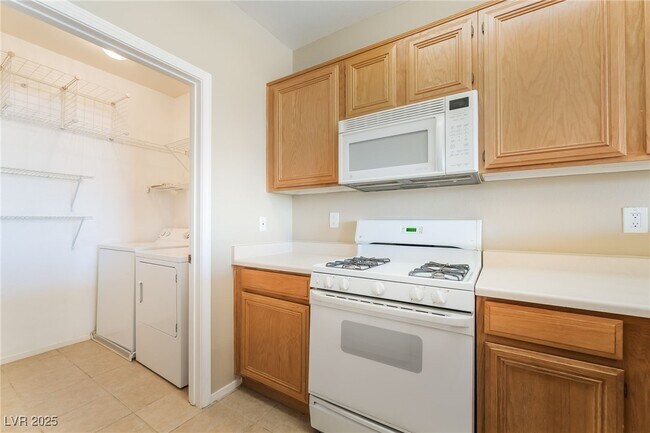 Building Photo - 7115 S Durango Dr