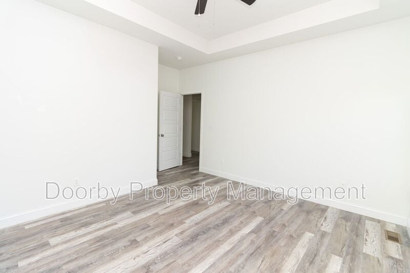 Building Photo - 1213 N Chamberlain Ave