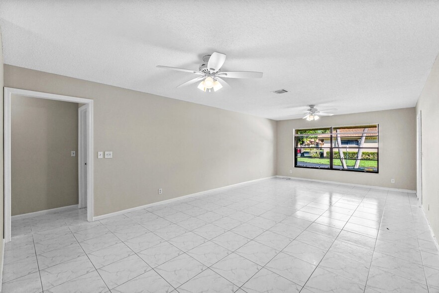 Building Photo - 4640 Rosewood Tree Ct