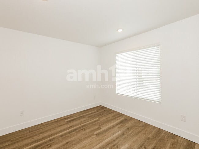 Building Photo - 9530 Aldersyde Dr