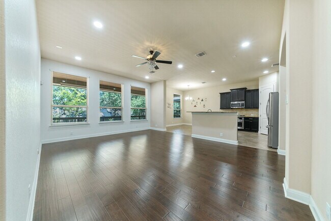 Building Photo - 26923 Camellia Trce