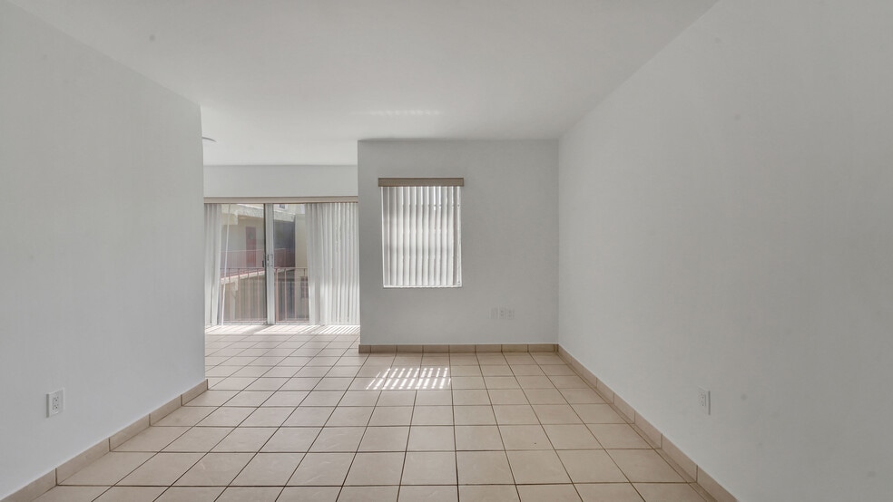 Building Photo - 9390 W Flagler St