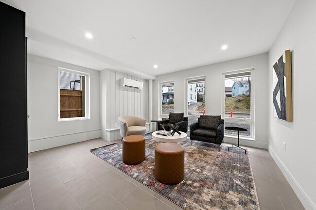 Building Photo - 1169 Adams St