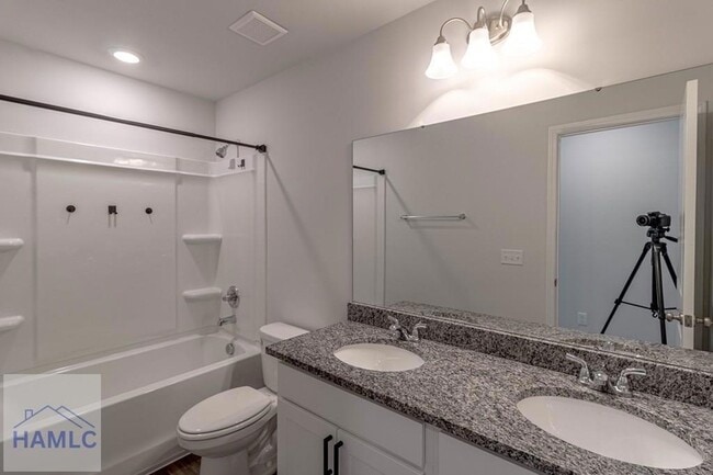 Building Photo - 147 Enclave Wy