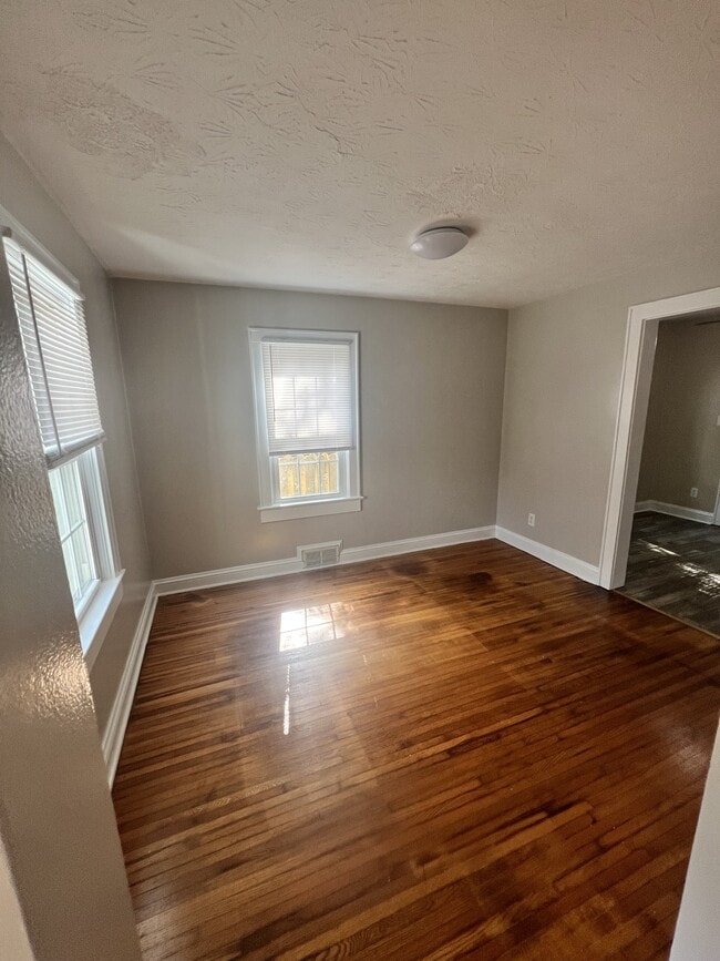 Building Photo - 1219 East Dr
