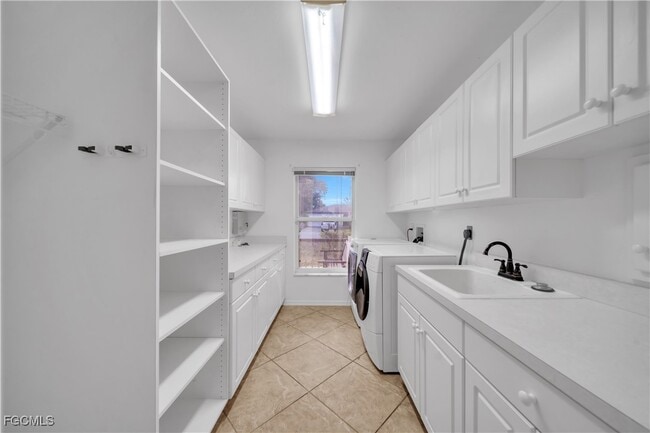 Building Photo - 2015 SE 12th St