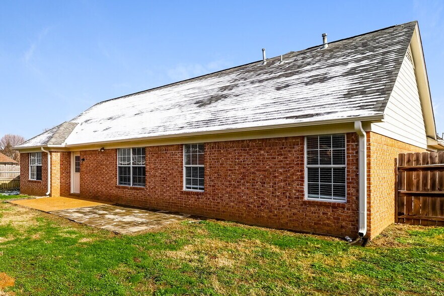 Building Photo - 95 Winding Creek Dr