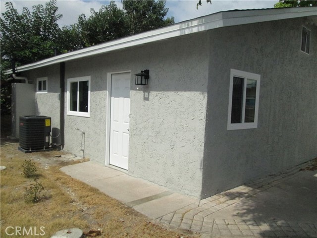 Building Photo - 852 N Davidson Ave