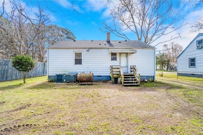 Building Photo - 1009 De Gaule St