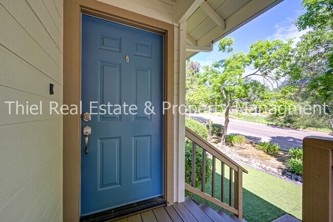 Building Photo - 2277 Knollwood Dr