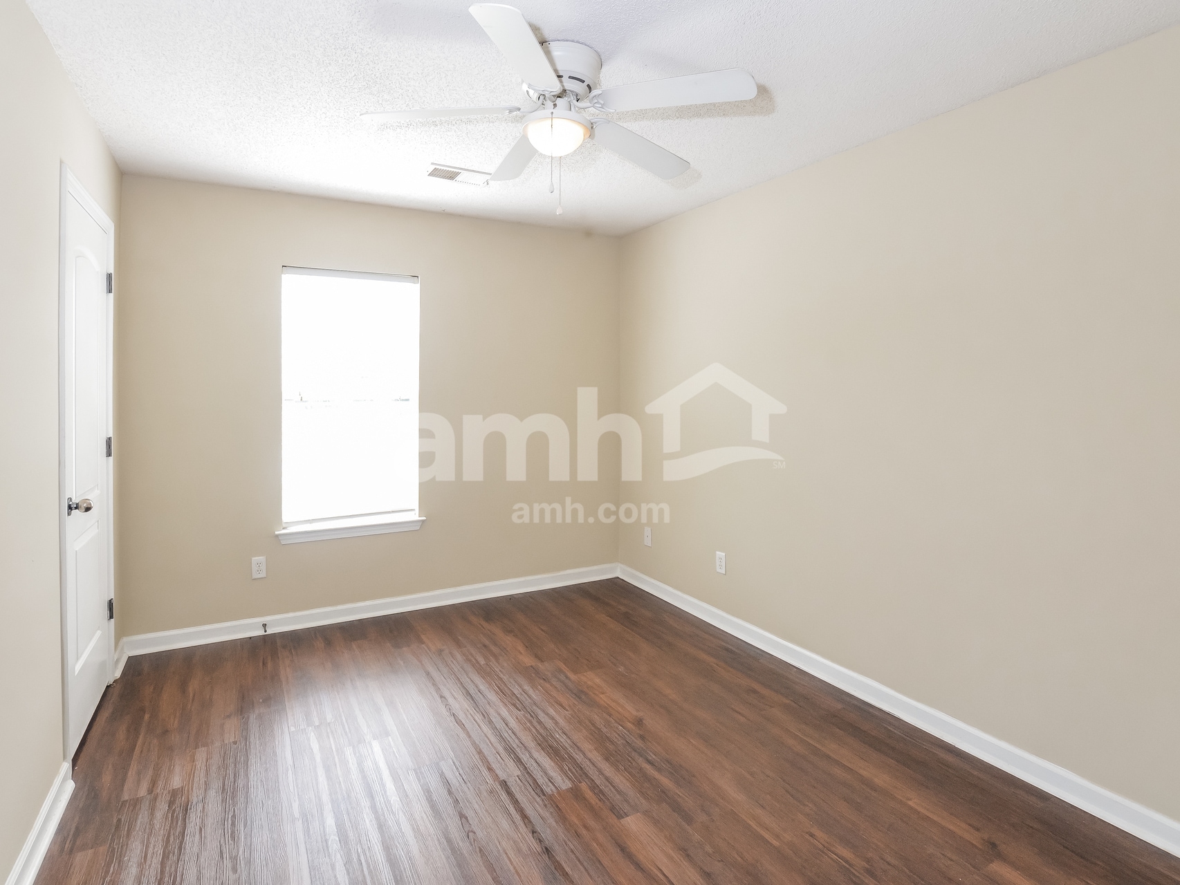 Building Photo - 1110 E Cortona Cir