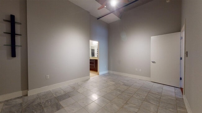 Building Photo - 4100 Forest Park Ave