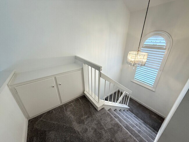 Building Photo - Gorgeous 3 bedroom home In the heart of Mission Viejo!