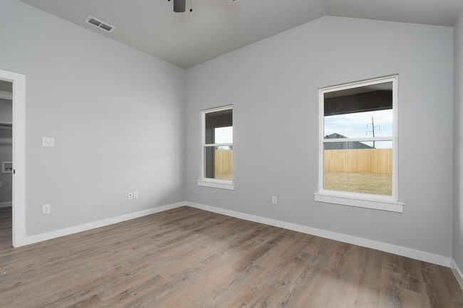 Building Photo - 163 Tombstone Rd