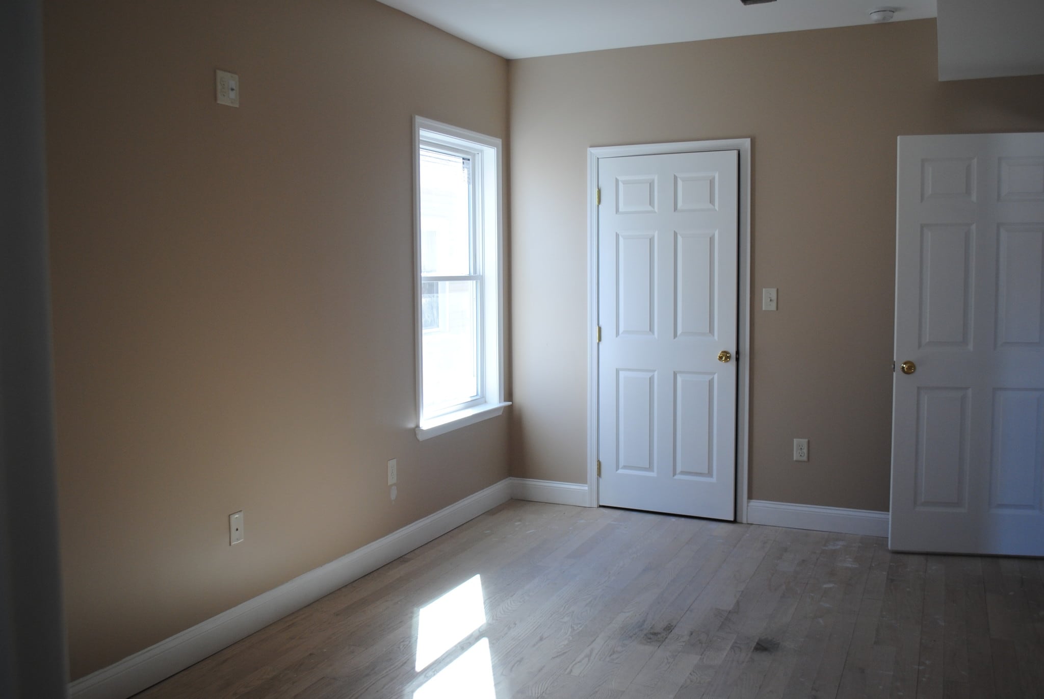 Building Photo - 143 Bellevue St