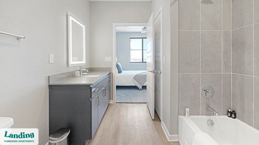 Building Photo - 402 W Lincoln St