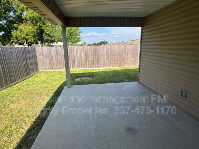 Building Photo - 113 S Lakepointe Dr