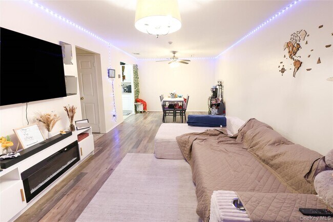 Building Photo - 3 Saratoga Ct