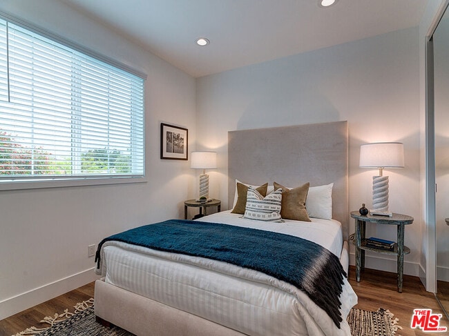 Building Photo - 1278 Meadowbrook Ave