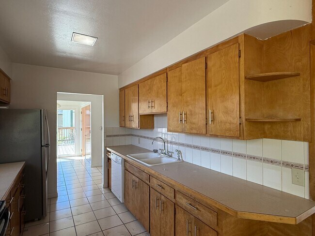 Building Photo - 5 Bedroom Home Available In Spokane Valley!