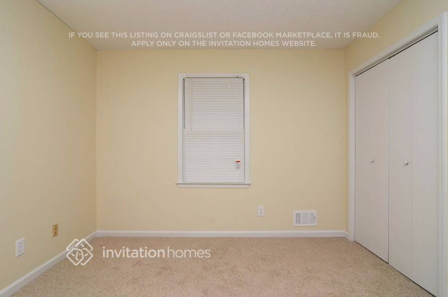 Building Photo - 2668 Earl Dr