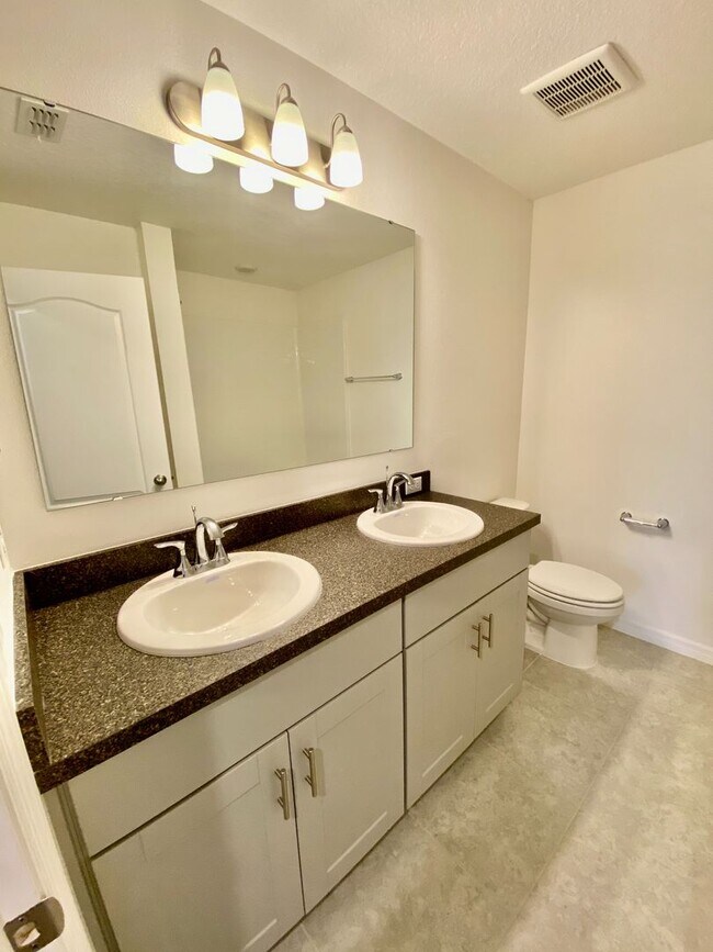 Building Photo - Beautiful Home for rent in Poinciana - 4 bed 2.5 bath plus large bonus room