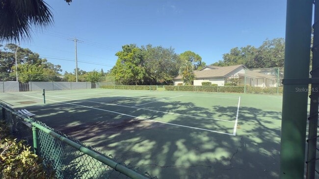 Building Photo - 4765 Oak Forest Dr W