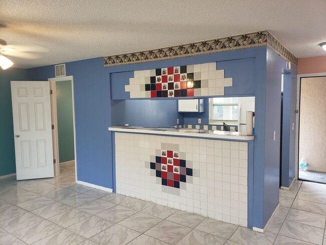 Building Photo - m56901