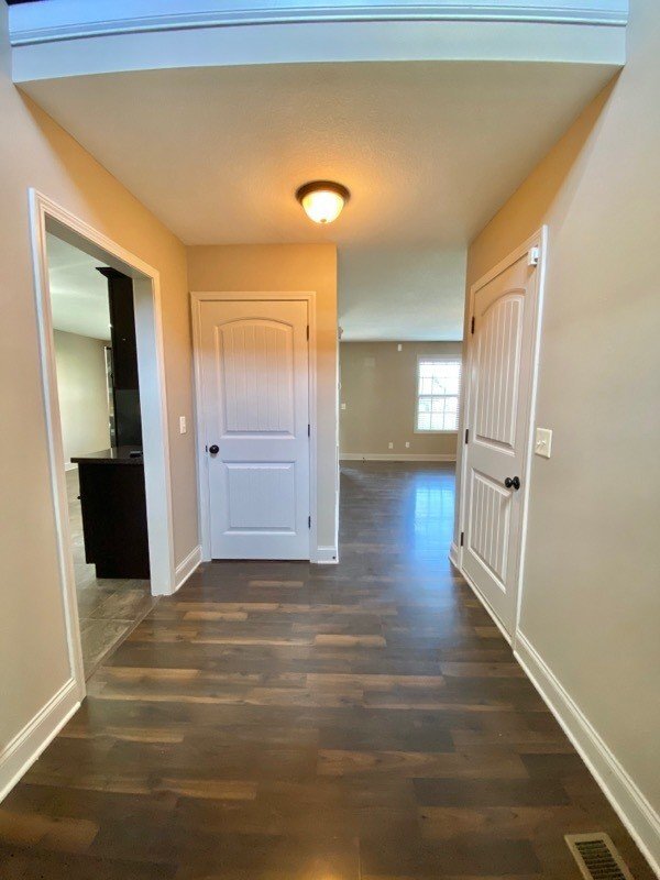 Building Photo - 582 Kicker Ct