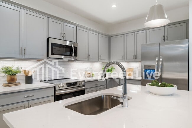 Building Photo - 129 Leggo Ave