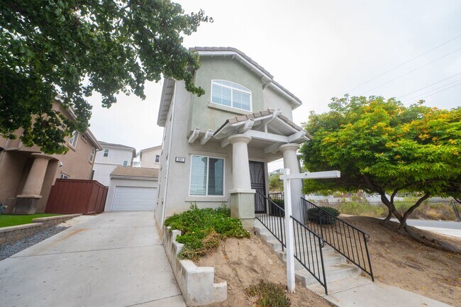Building Photo - 511 Stork St