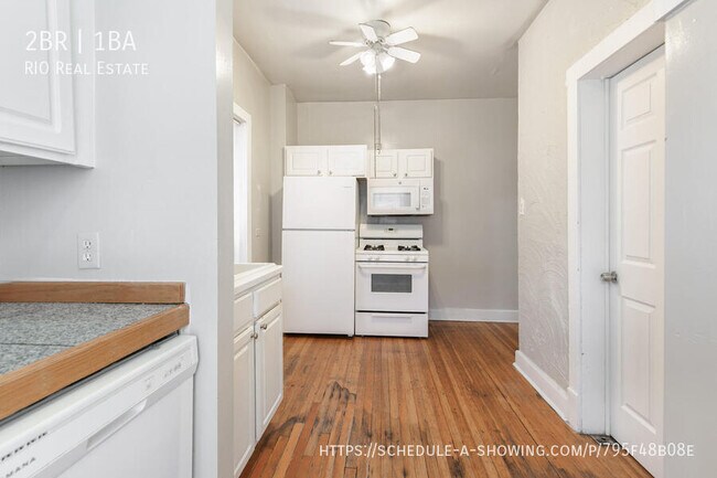 Building Photo - 903 E 14th Ave