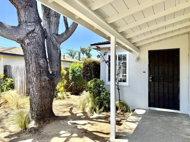 Primary Photo - Remodeled Duplex in South O!