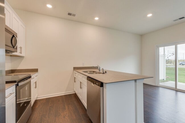 Building Photo - New 3BR Townhome in Saylor’s Place – Modern Finishes & Prime Jonesborough Location