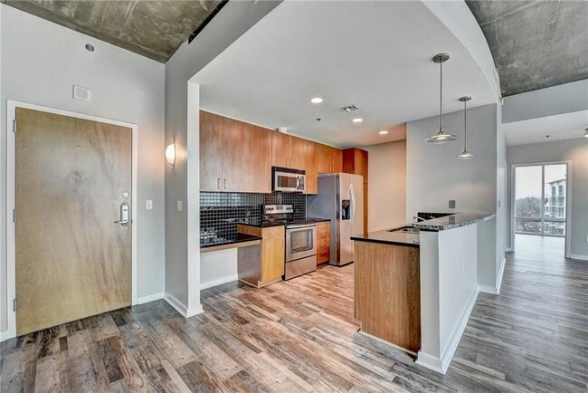 Building Photo - 923 Peachtree St NE