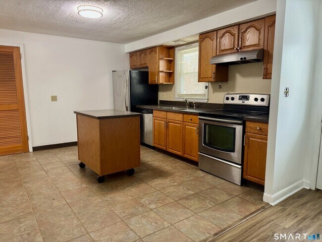 Building Photo - 12 Nutmeg Dr