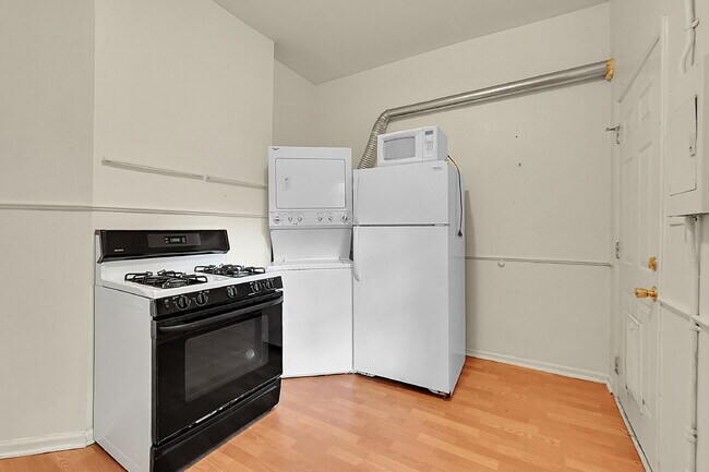 Building Photo - $1,495.00 - 1 Bedroom, 1 Bathroom, Multipl...