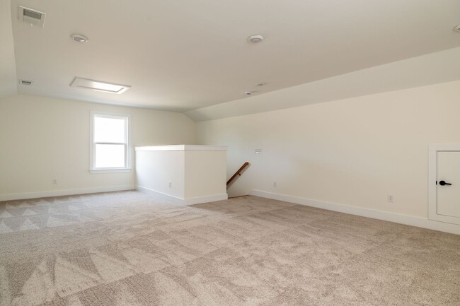 Building Photo - Farragut 37934 - 2 bedroom, 2 bath Condo -...