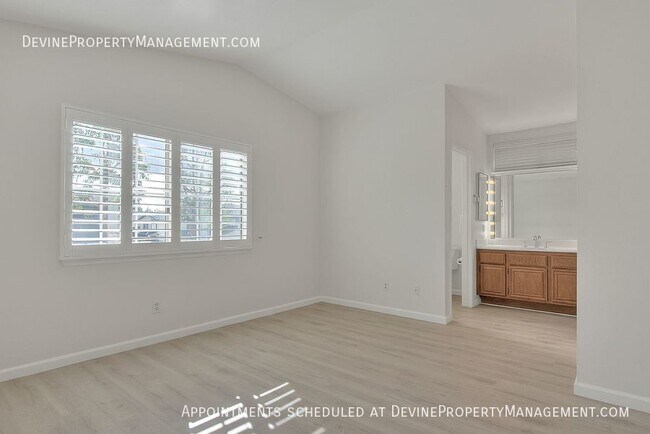 Building Photo - 902 California Privado
